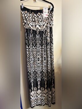 NWT 3 Pink Hearts Trixxi strapless  maxi  dress in Black, Tan, &white $48 retail